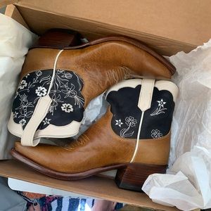 Miron Crosby boot